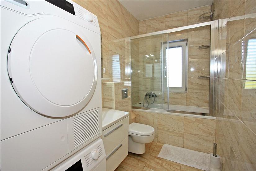 Apartment A2, for 8 persons