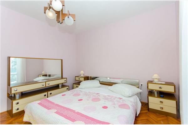 Apartment A1, for 7 persons