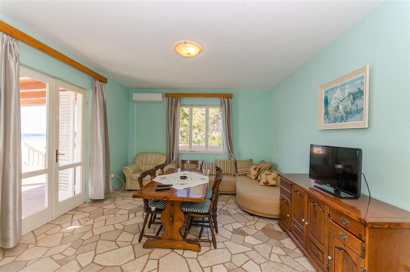 Apartment A1, for 7 persons