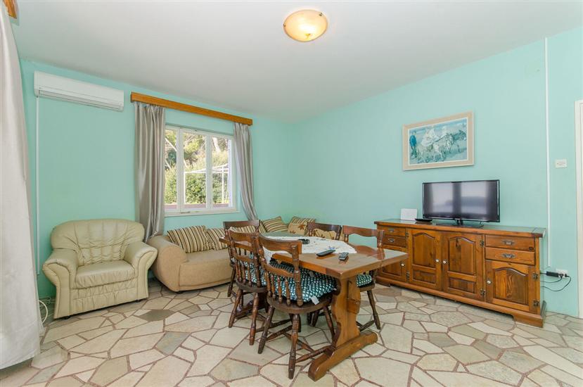 Apartment A1, for 7 persons