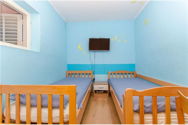 Apartment A2, for 6 persons