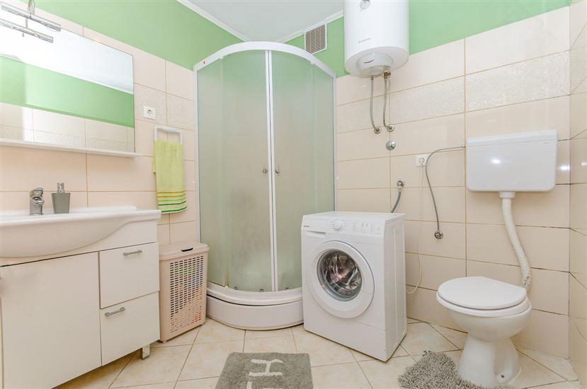 Apartment A2, for 6 persons