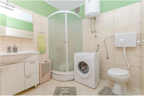 Apartment A2, for 6 persons