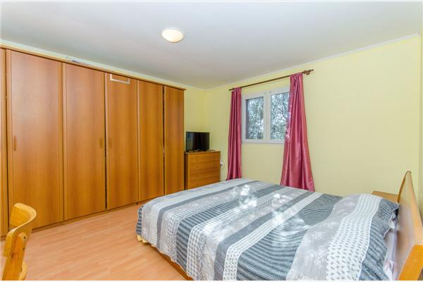 Apartment A2, for 6 persons