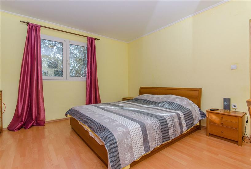 Apartment A2, for 6 persons