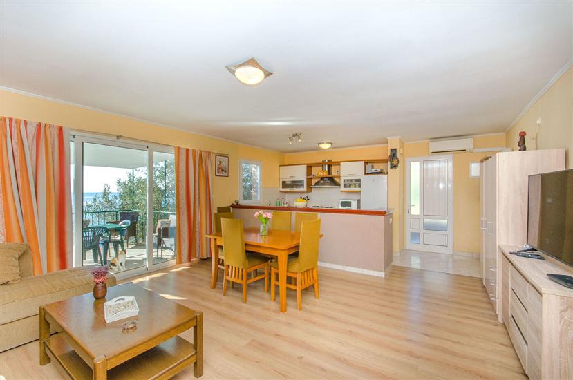 Apartment A2, for 6 persons