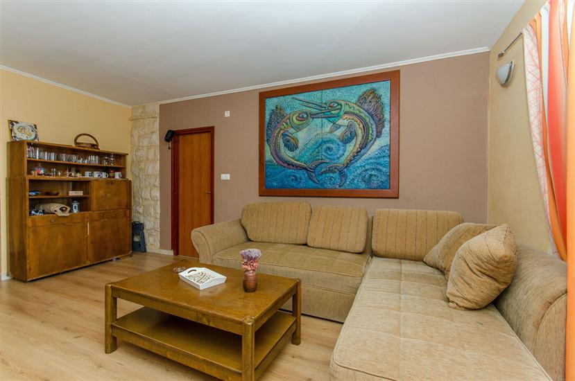 Apartment A2, for 6 persons
