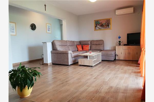 Apartment A1, for 6 persons