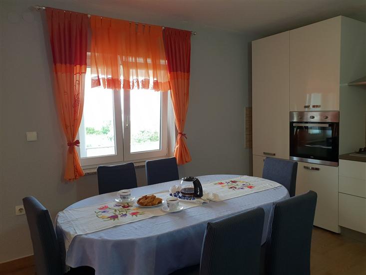 Apartment A1, for 6 persons