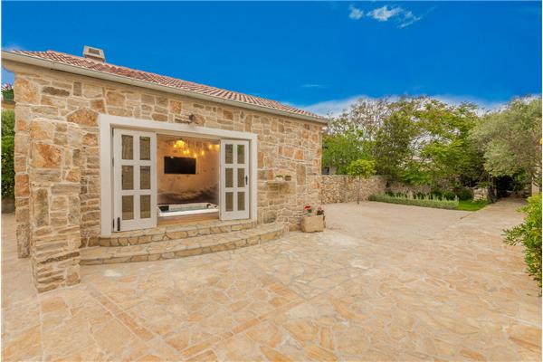 House K1, for 10 persons