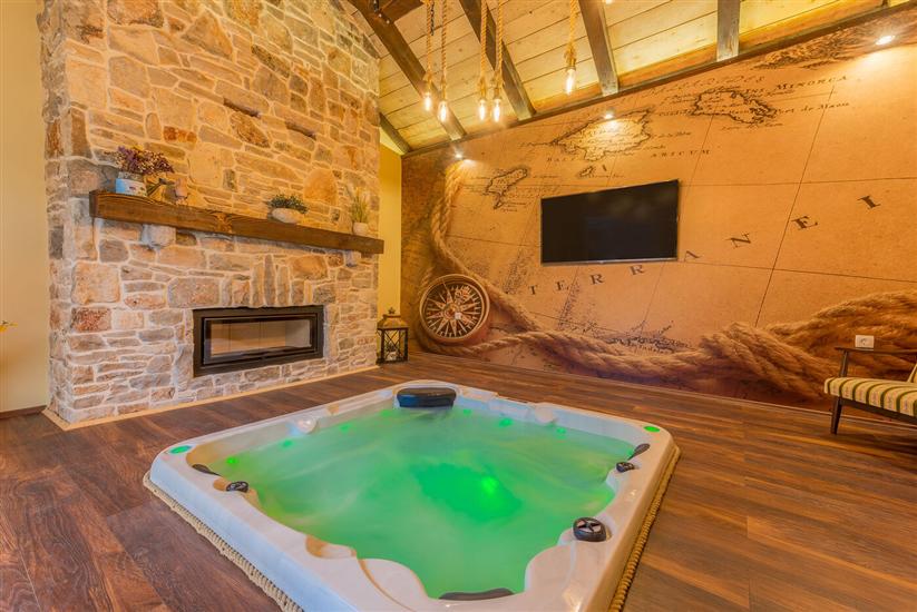 House K1, for 10 persons