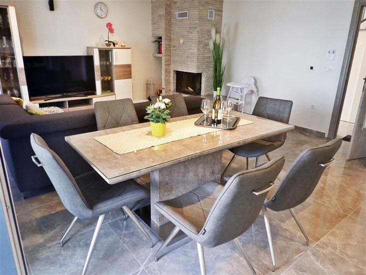 House K1, for 8 persons