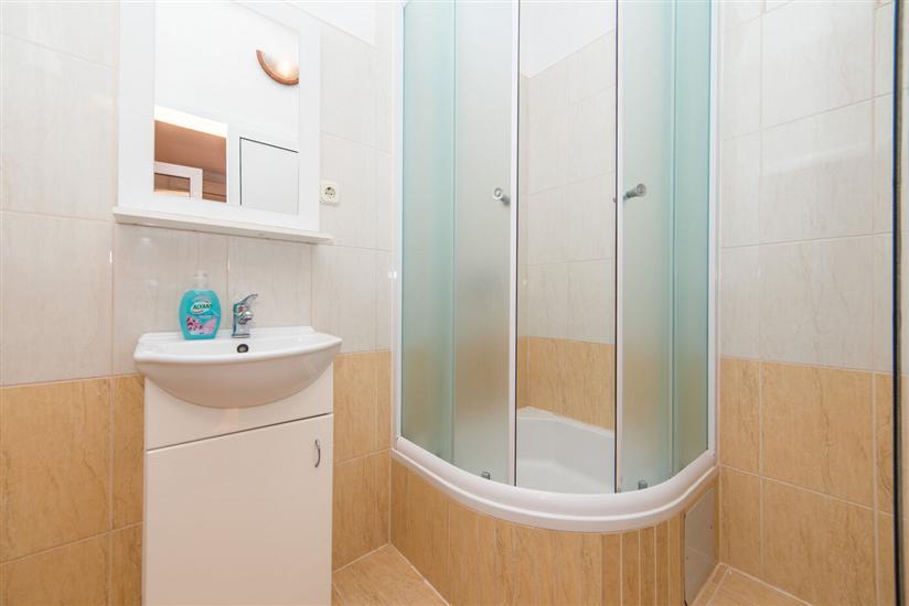 Room A1, for 3 persons