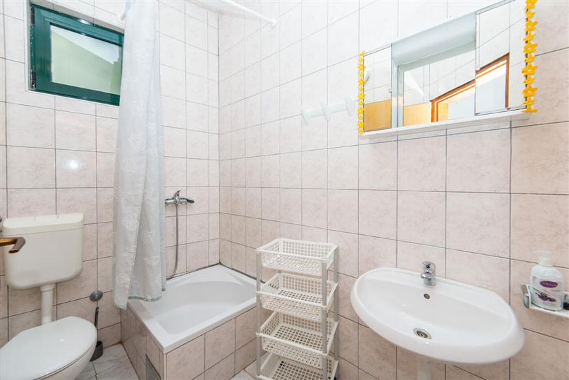 Apartment A5, for 6 persons