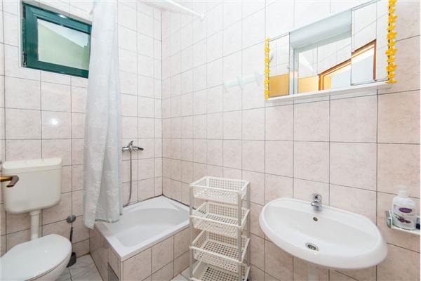 Apartment A5, for 6 persons