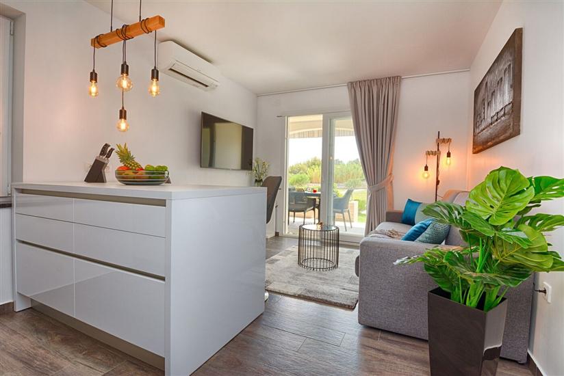 Apartment A2, for 6 persons