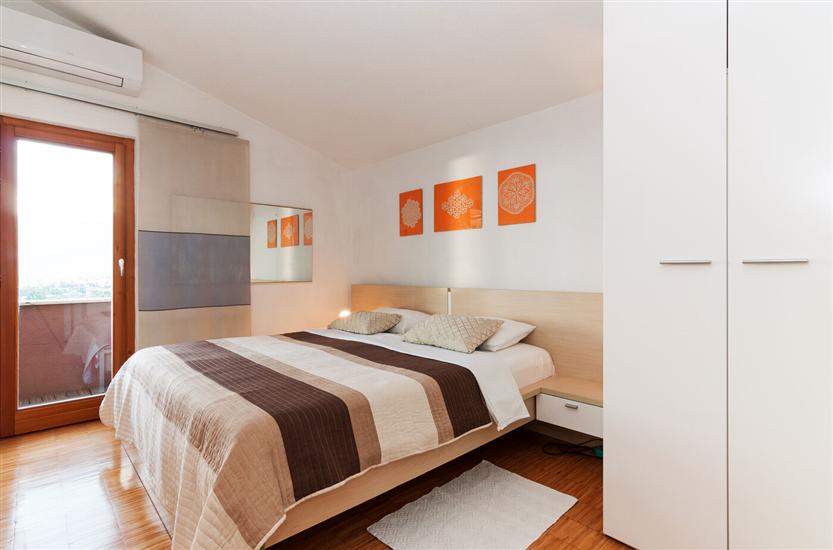 House K1, for 8 persons