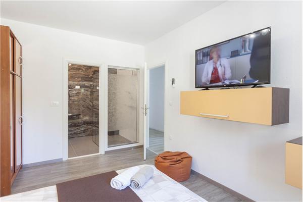 House K1, for 10 persons