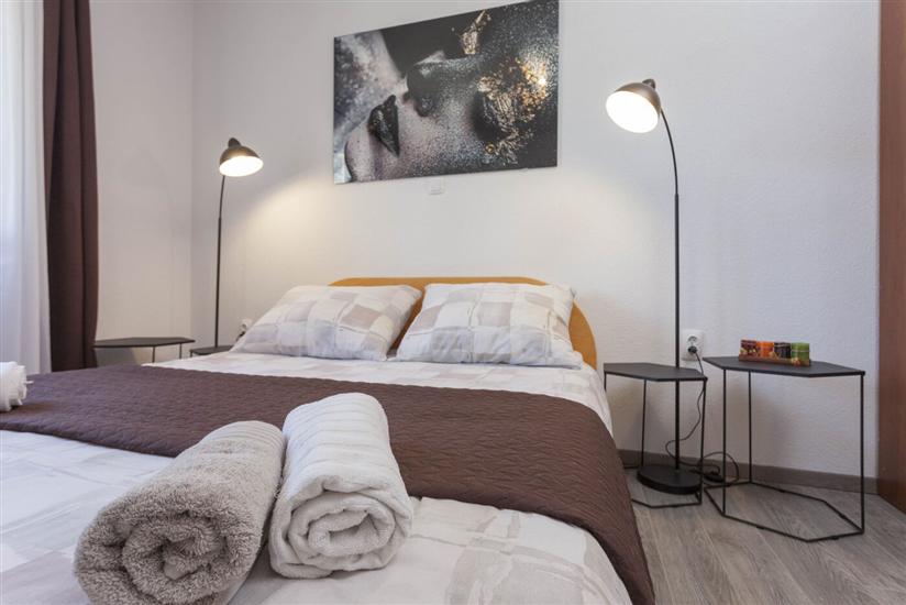 House K1, for 10 persons