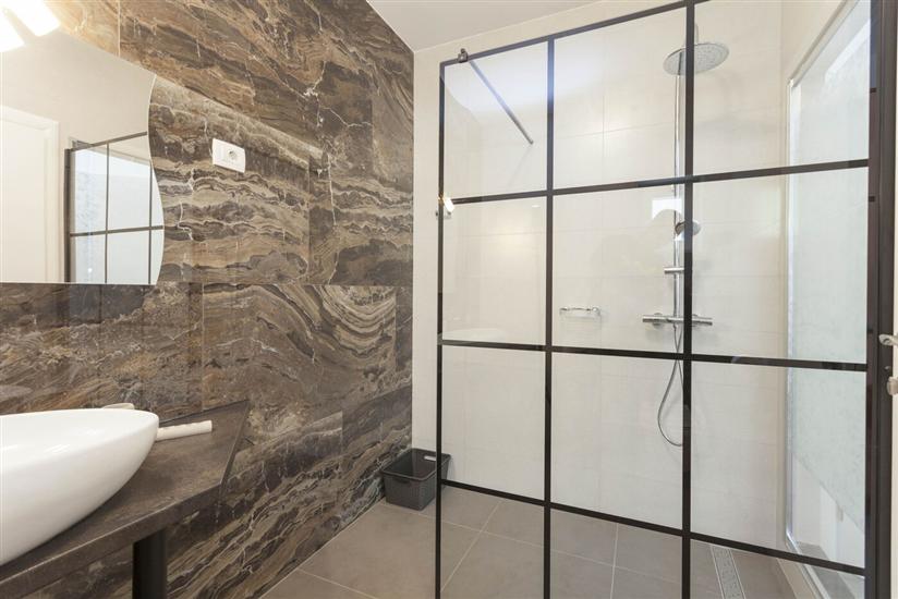 House K1, for 10 persons