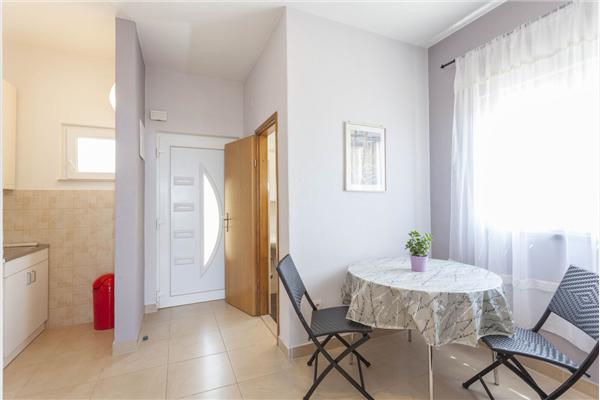 House K1, for 10 persons