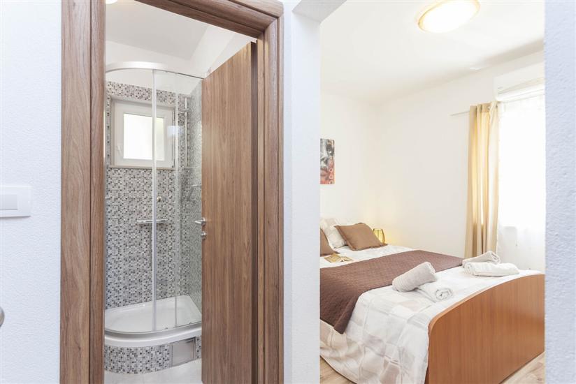 House K1, for 10 persons