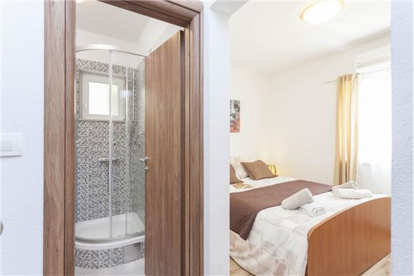 House K1, for 10 persons