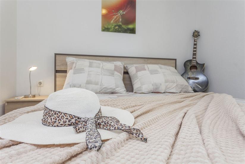 House K1, for 10 persons