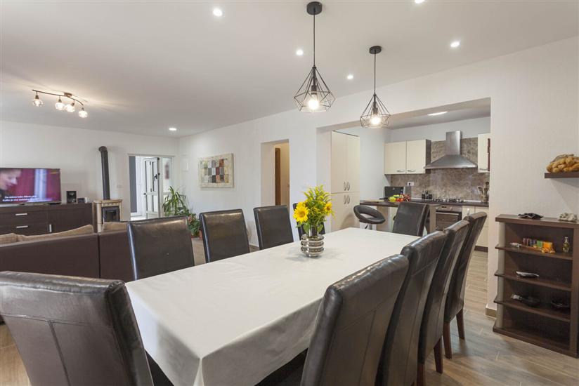 House K1, for 10 persons