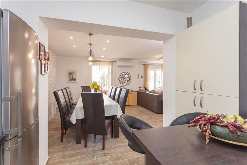 House K1, for 10 persons