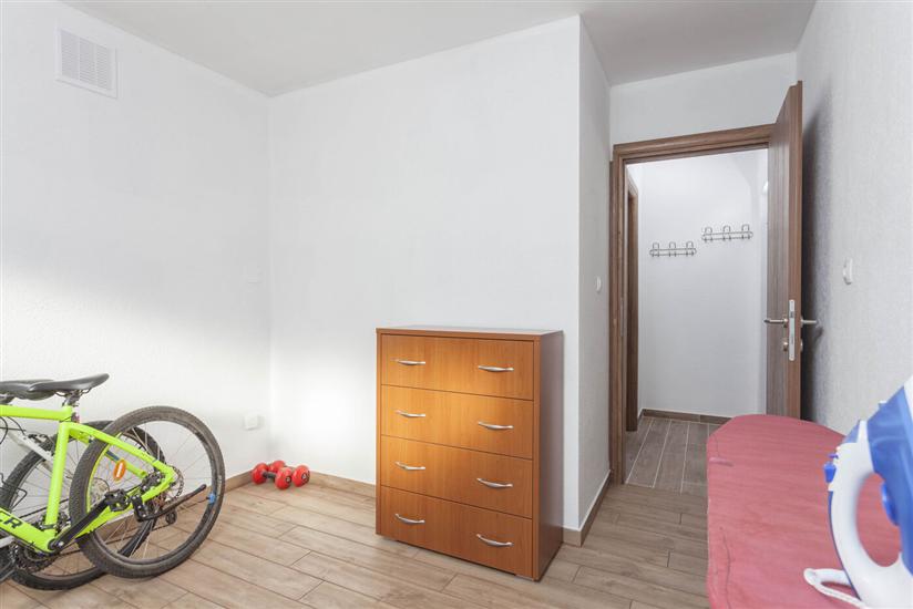 House K1, for 10 persons