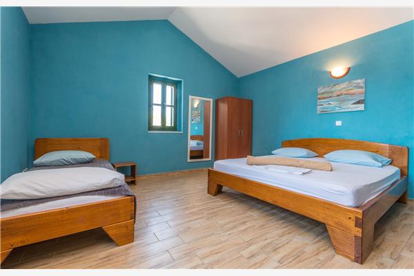 Apartment A1, for 5 persons