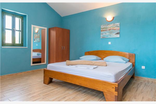 Apartment A1, for 5 persons