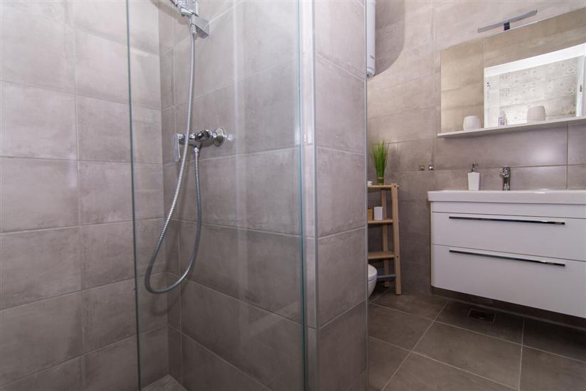 Apartment A1, for 5 persons