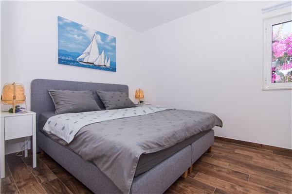 Apartment A1, for 5 persons