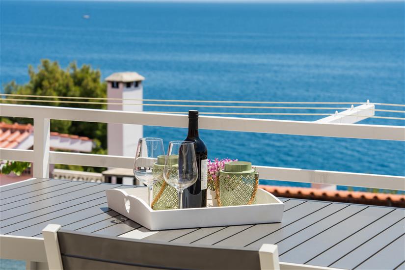 Apartment A1, for 5 persons