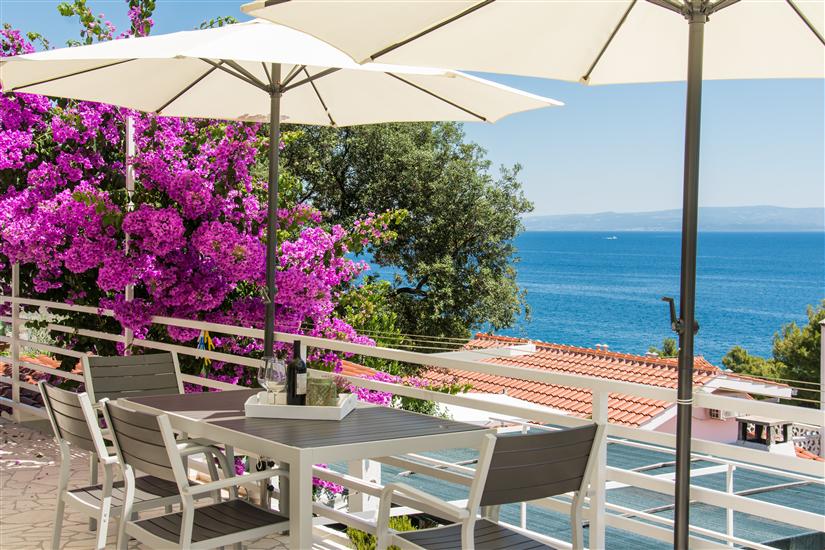 Apartment A1, for 5 persons