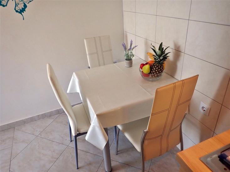 Apartment A2, for 3 persons