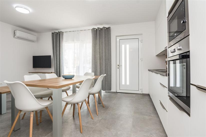 Apartment A1, for 6 persons