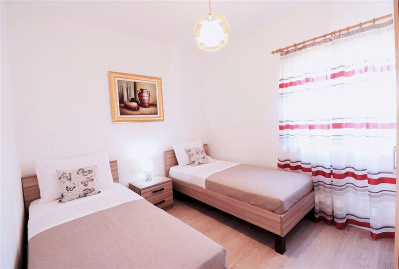 House K1, for 10 persons