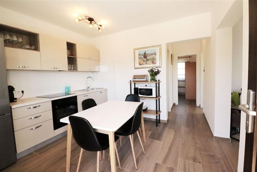 House K1, for 10 persons