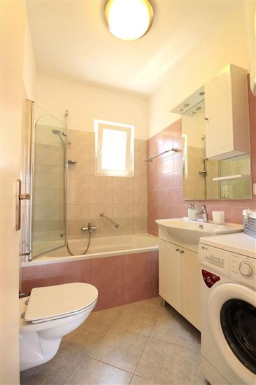 House K1, for 10 persons