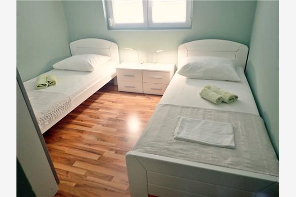 Apartment A1, for 5 persons