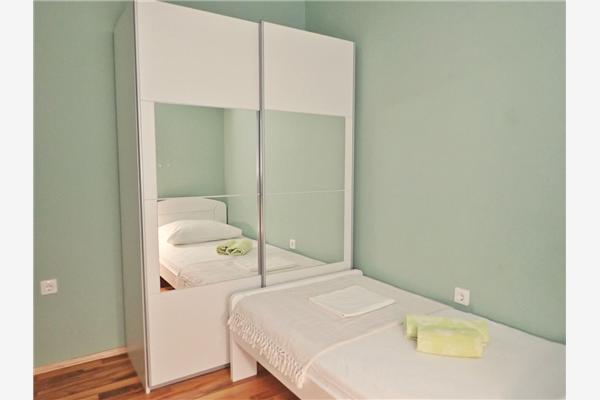 Apartment A1, for 5 persons