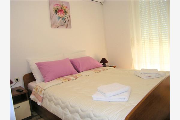 Room S3, for 2 persons