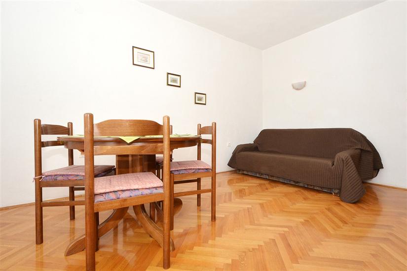 Apartment A1, for 10 persons