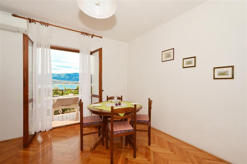 Apartment A1, for 10 persons