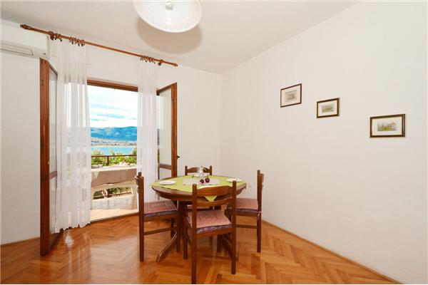 Apartment A1, for 10 persons