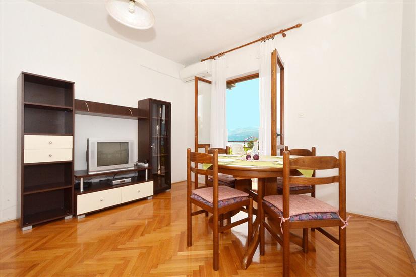 Apartment A1, for 10 persons