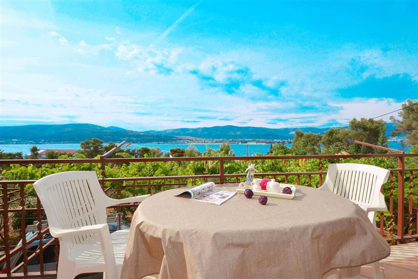 Apartment A1, for 10 persons